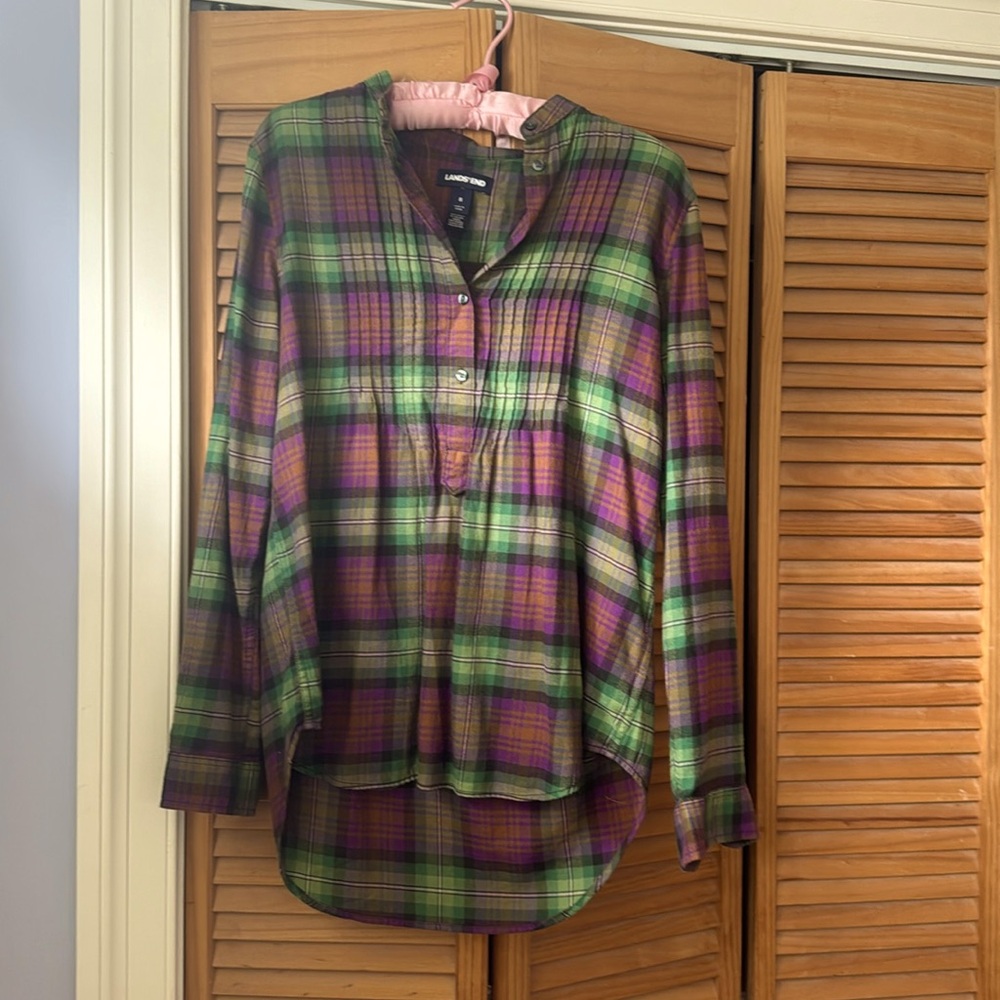 Lands End flannel size S. Pleats, button sleeves, ex condition in greens/purple
